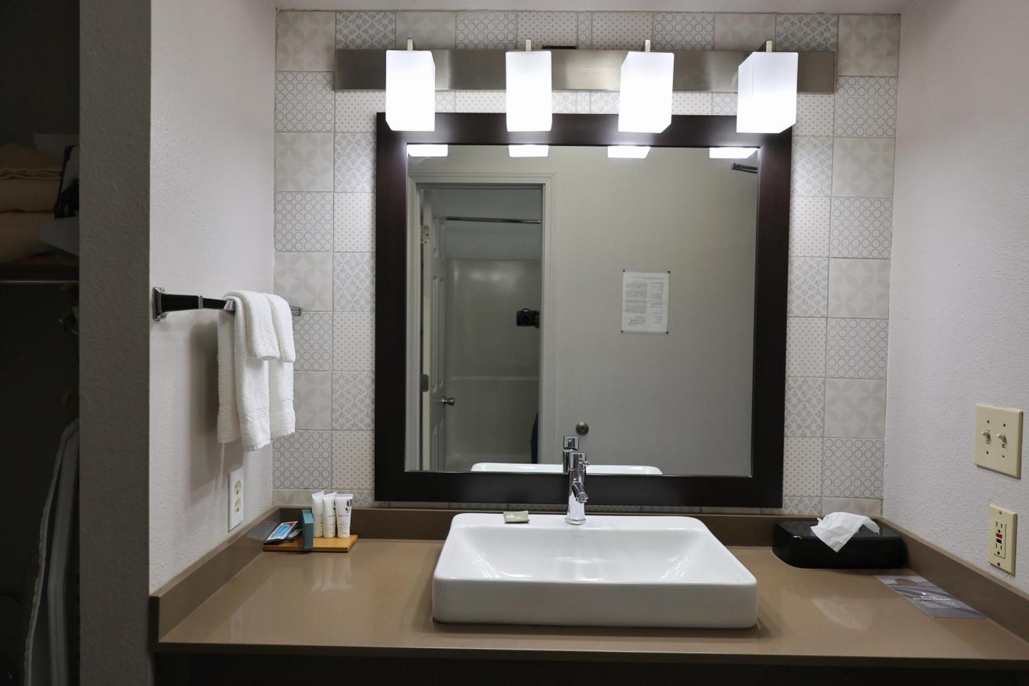 Country Inn & Suites By Radisson, Sparta, Wi Екстериор снимка